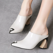 2022 Summer Slippers Chunky Heels Fashionable Pointy Heels Patent Leather Sandals for Women